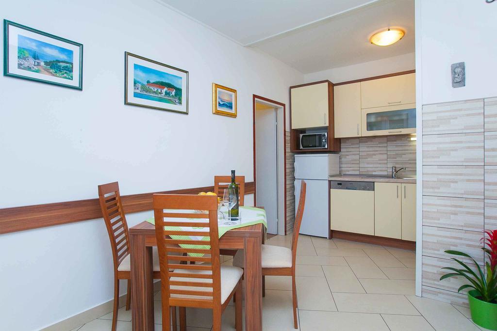 Guest House Lovric Lumbarda Esterno foto