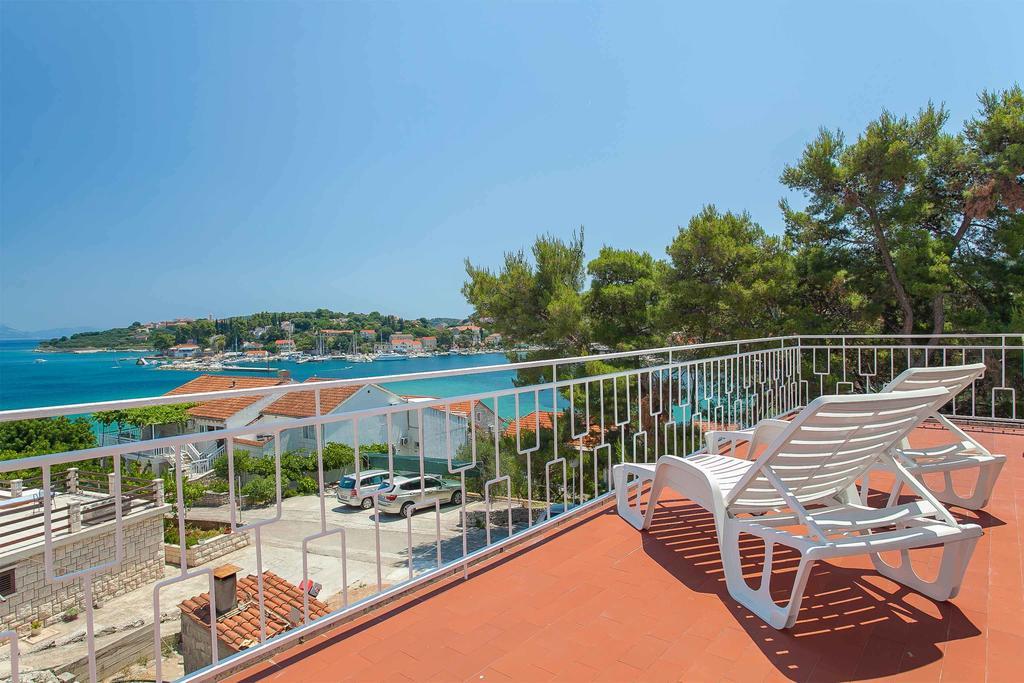 Guest House Lovric Lumbarda Esterno foto