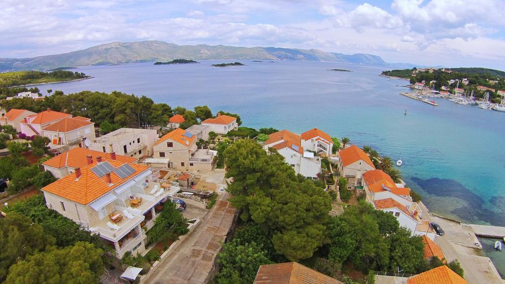 Guest House Lovric Lumbarda Esterno foto