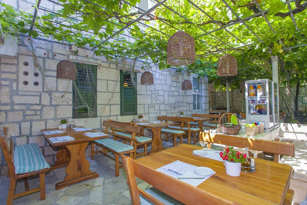 Guest House Lovric Lumbarda Esterno foto