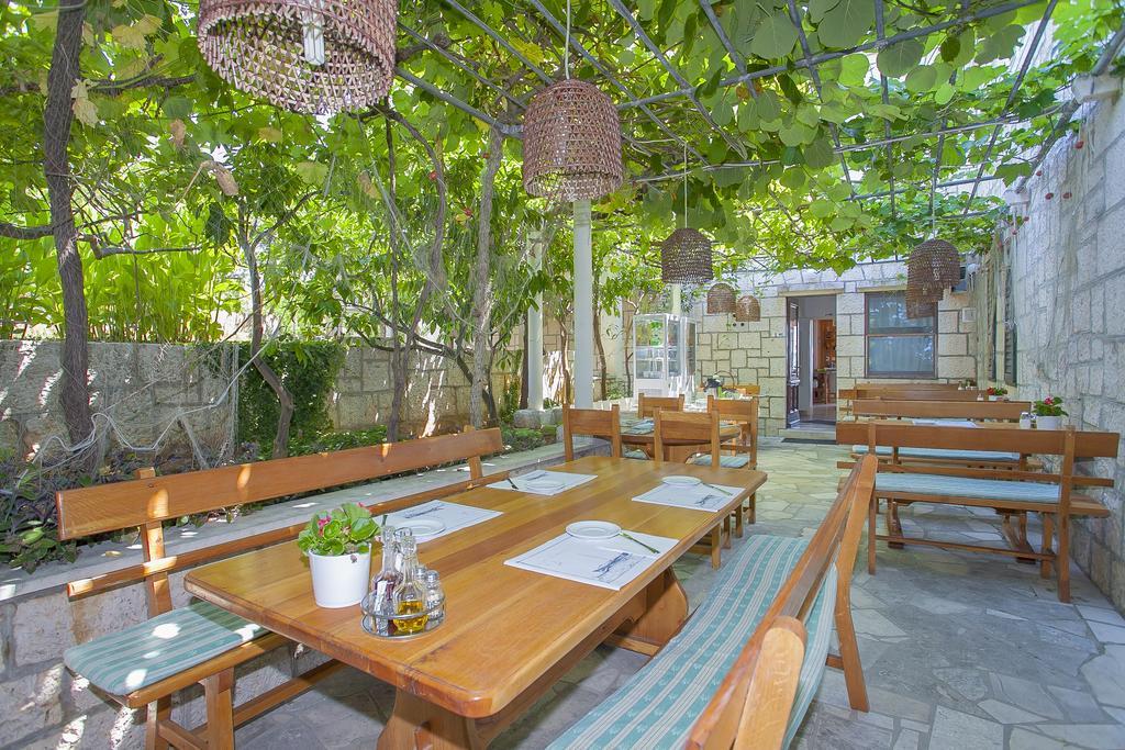 Guest House Lovric Lumbarda Esterno foto