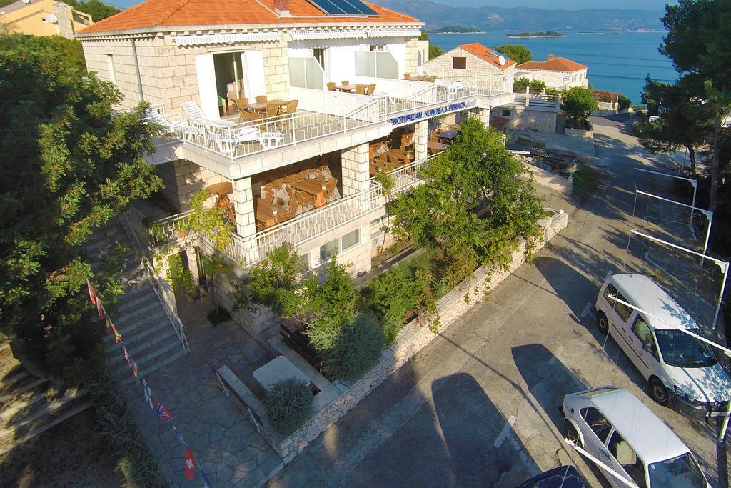 Guest House Lovric Lumbarda Esterno foto